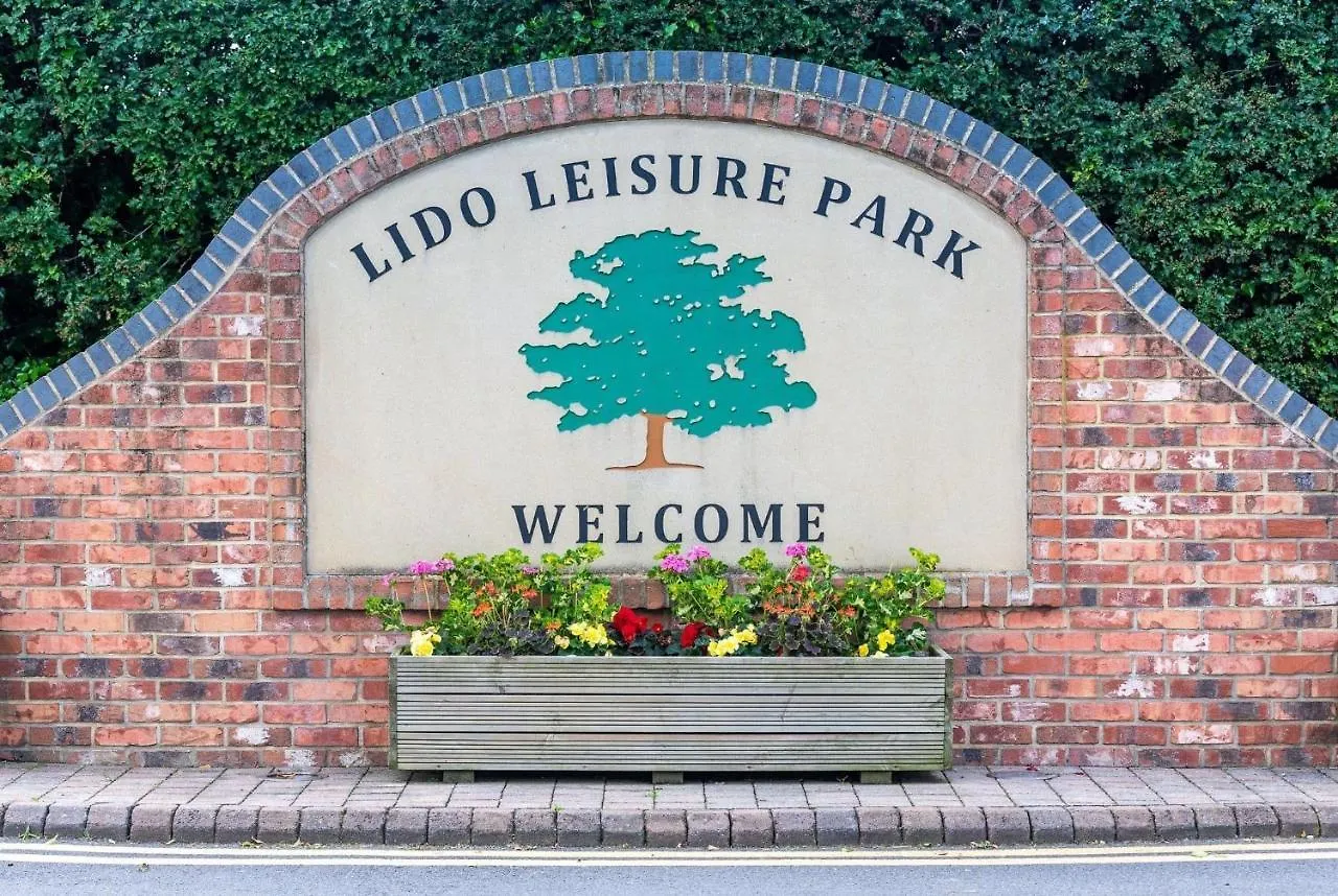 אתר קמפינג מלון נארסבורו Lido Leisure Park